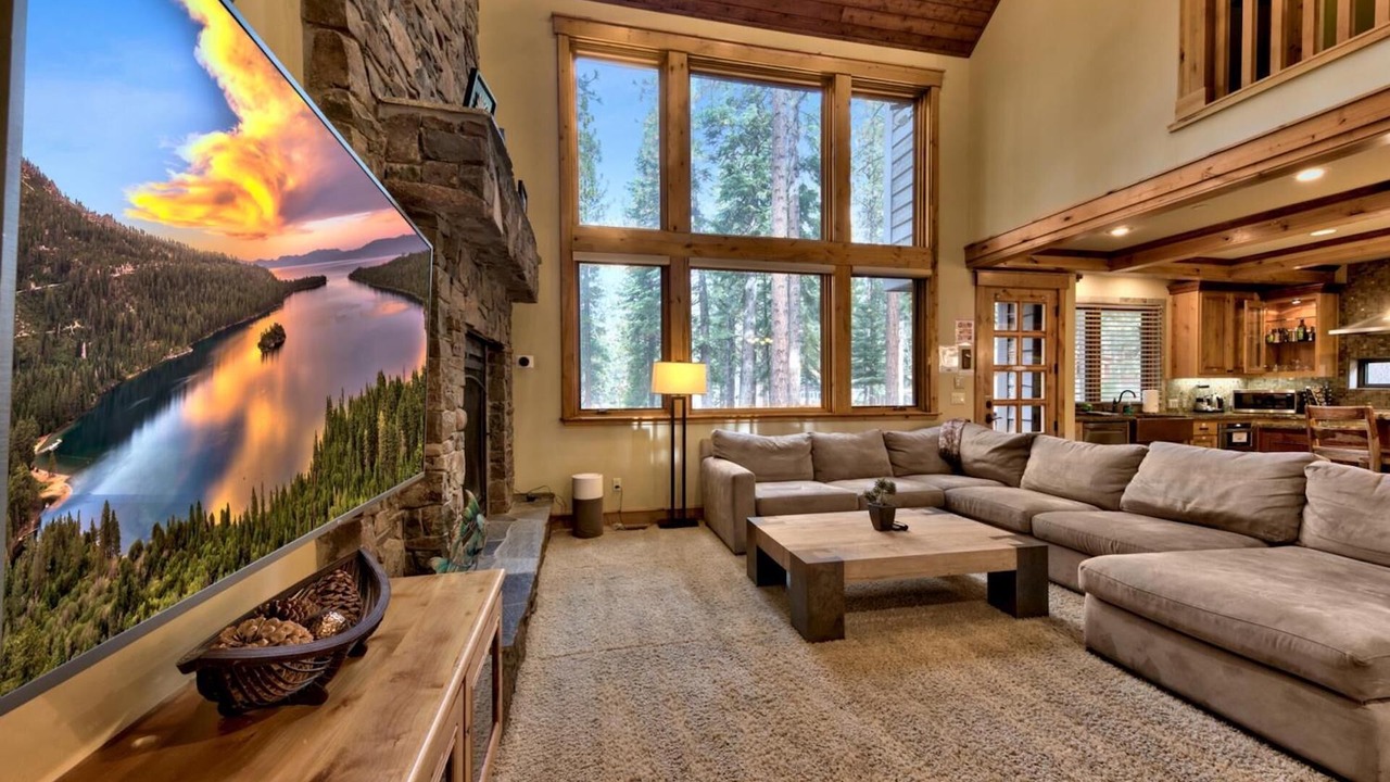 Photo of Livingroom in Montgomery Estates