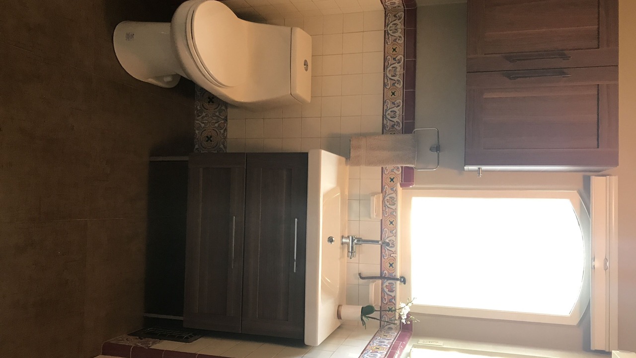 Photo of Bathroom in Mid-Wilshire