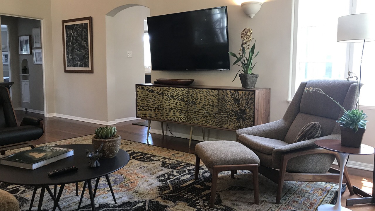 Photo of Livingroom in Mid-Wilshire