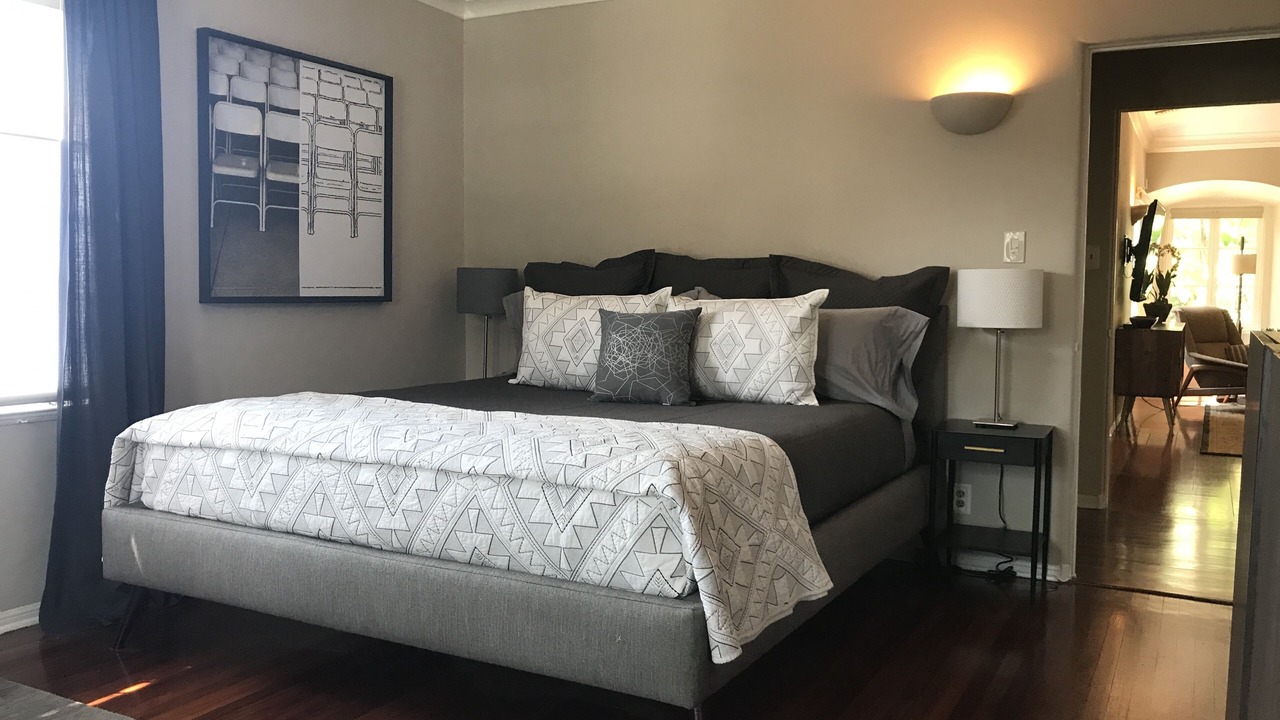 Photo of Bedroom in Mid-Wilshire