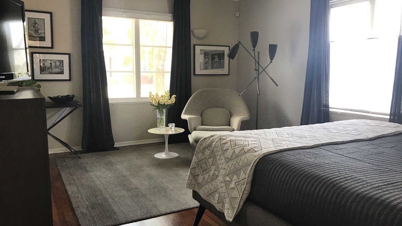 Photo of Bedroom in Mid-Wilshire