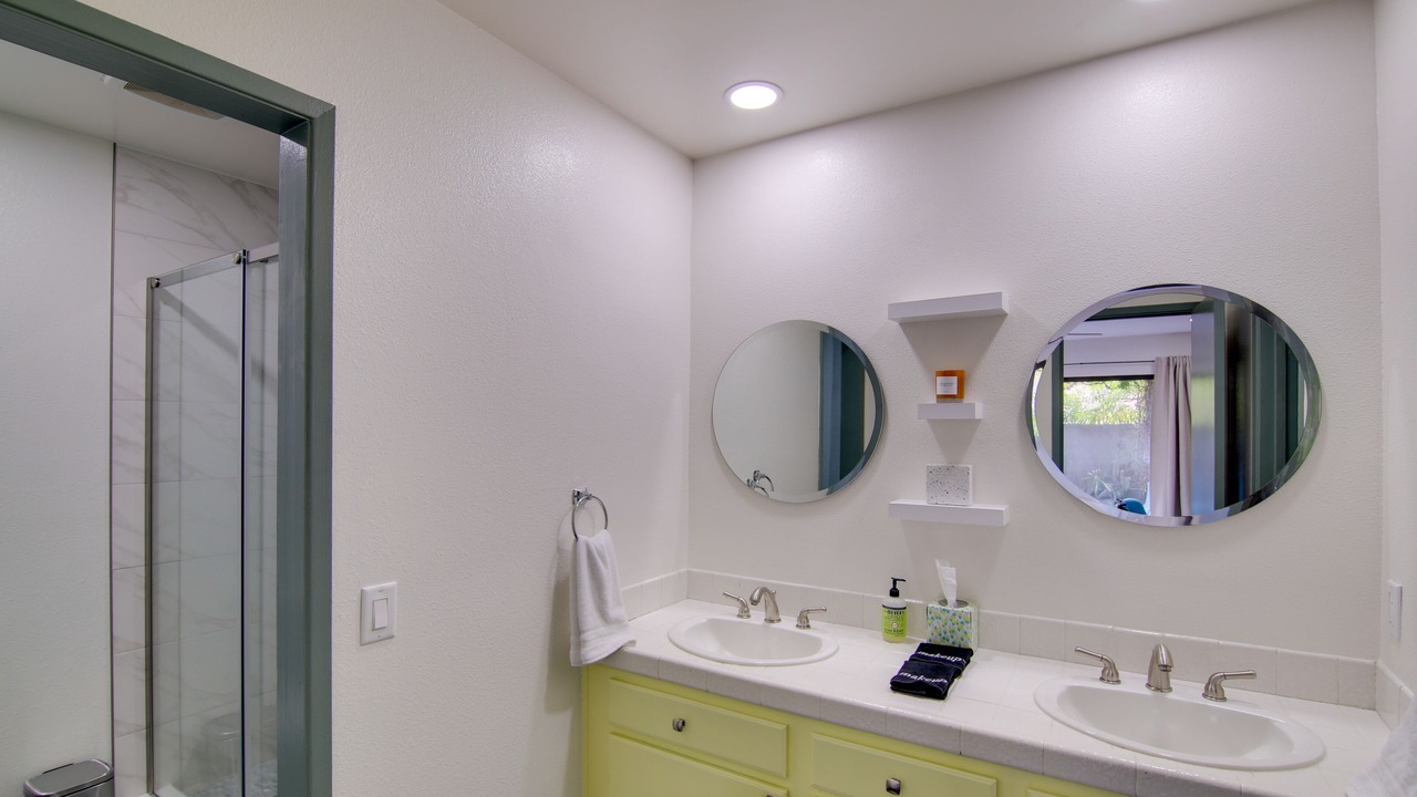 Photo of Bathroom in Araby
