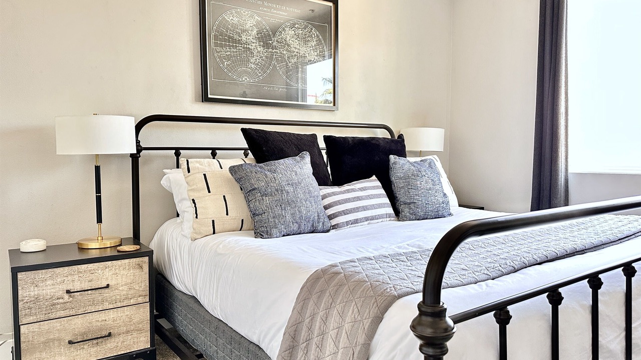 Photo of Bedroom in Orange