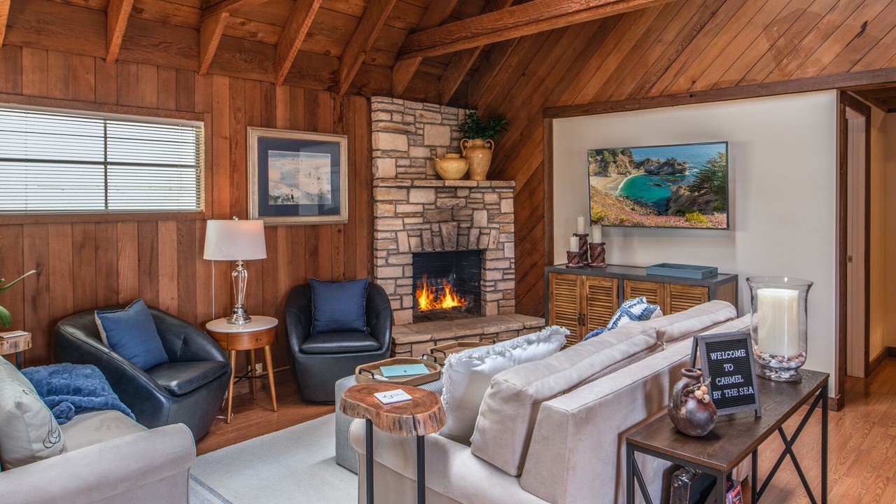 Photo of Livingroom in Northwest Carmel