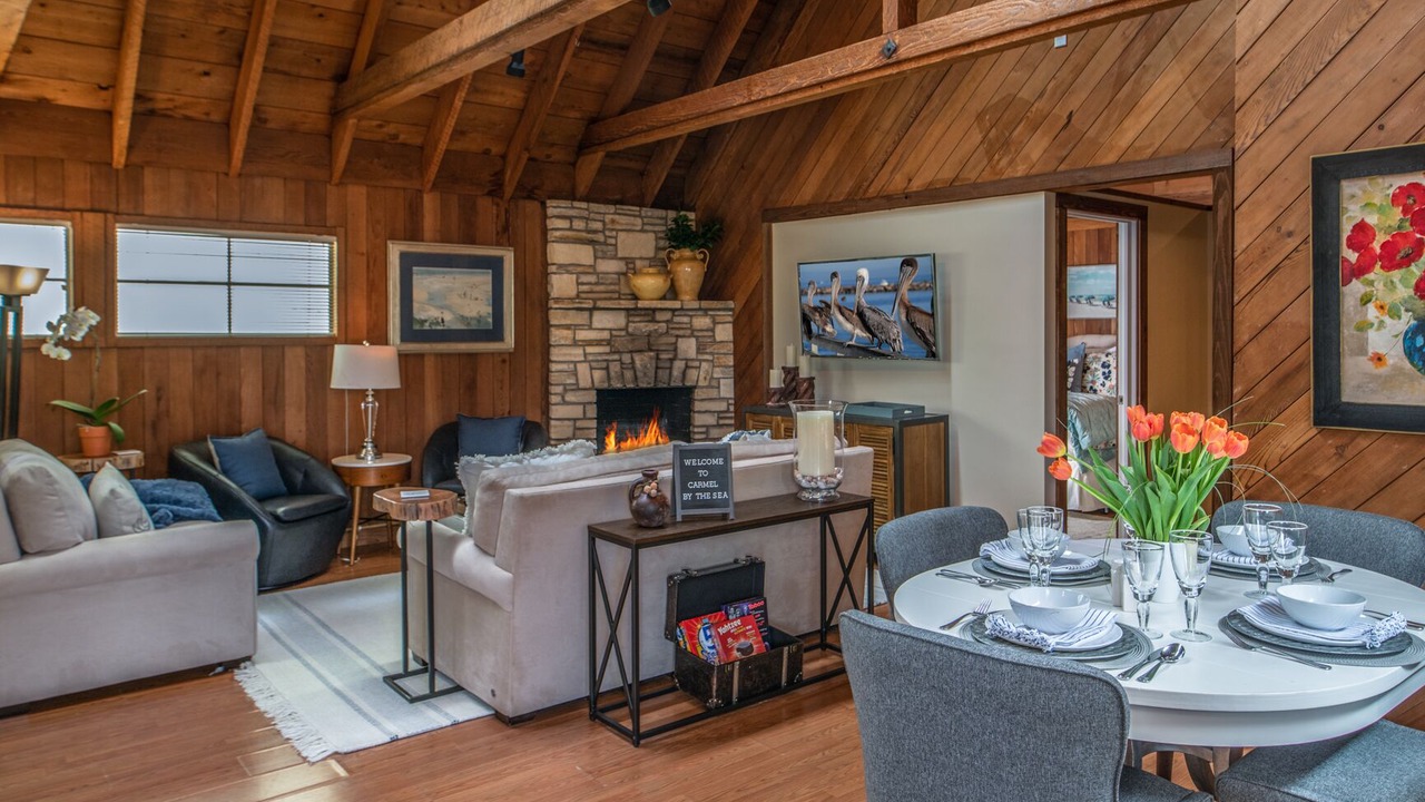 Photo of Livingroom in Northwest Carmel