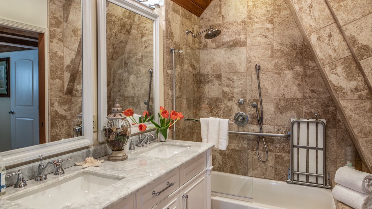 Photo of Bathroom in Northwest Carmel