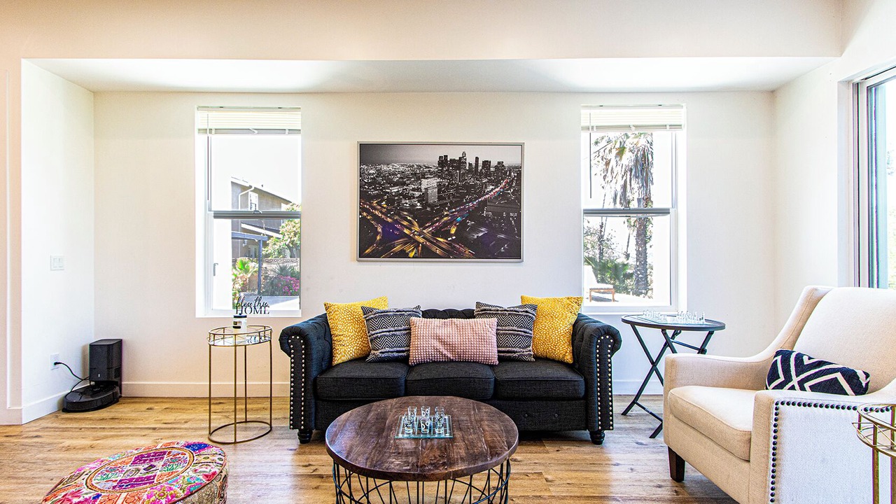 Photo of Livingroom in Canoga Park