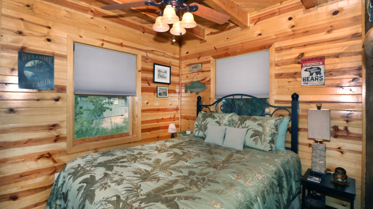 Photo of Bedroom in Green Valley Lake