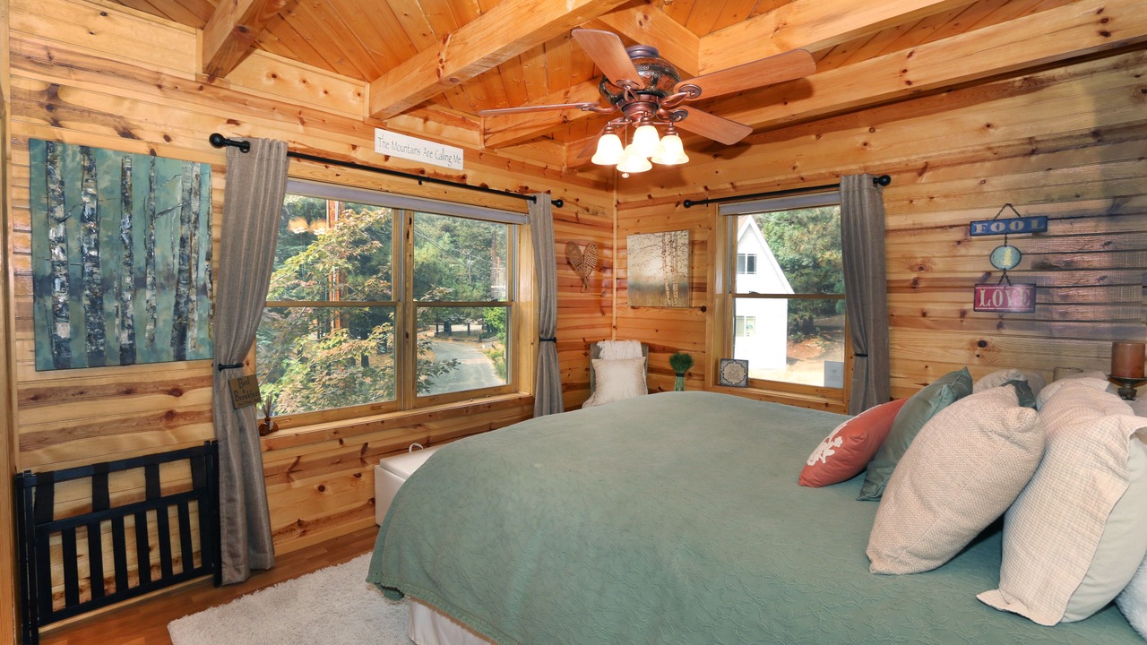 Photo of Bedroom in Green Valley Lake
