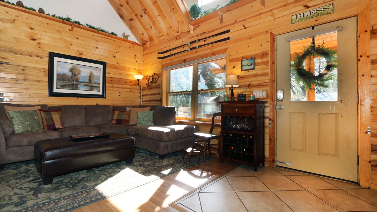 Photo of Livingroom in Green Valley Lake