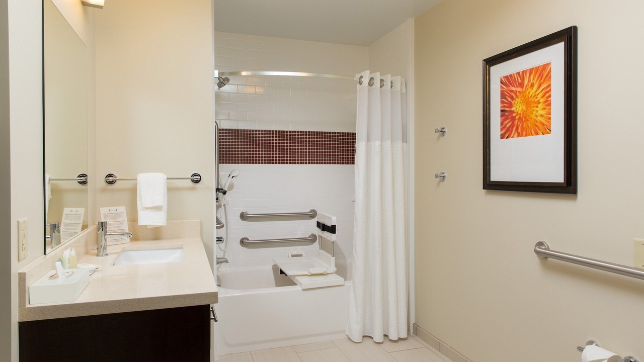 Photo of Bathroom in Corona