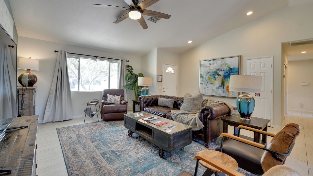 Photo of Livingroom in Morongo Valley