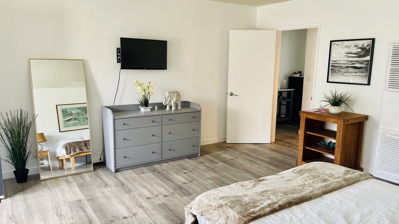 Photo of Bedroom in Sawtelle
