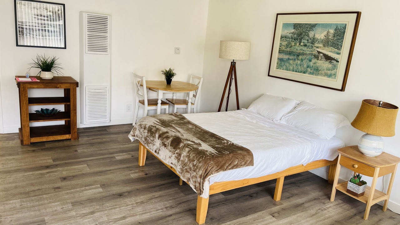 Photo of Bedroom in Sawtelle