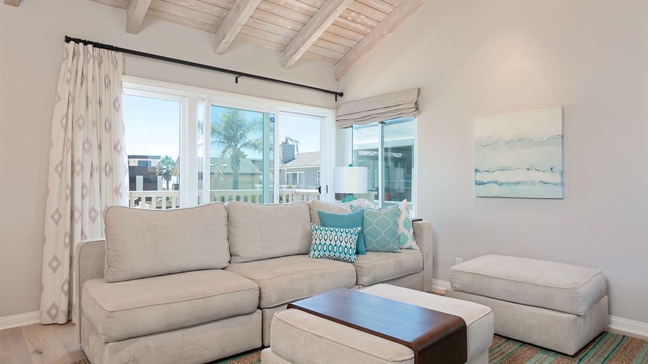 Photo of Livingroom in Oxnard Shores