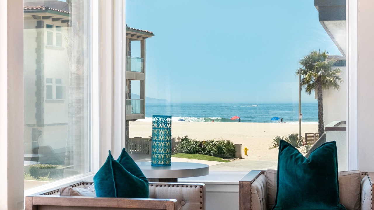 Photo of Livingroom in Oxnard Shores