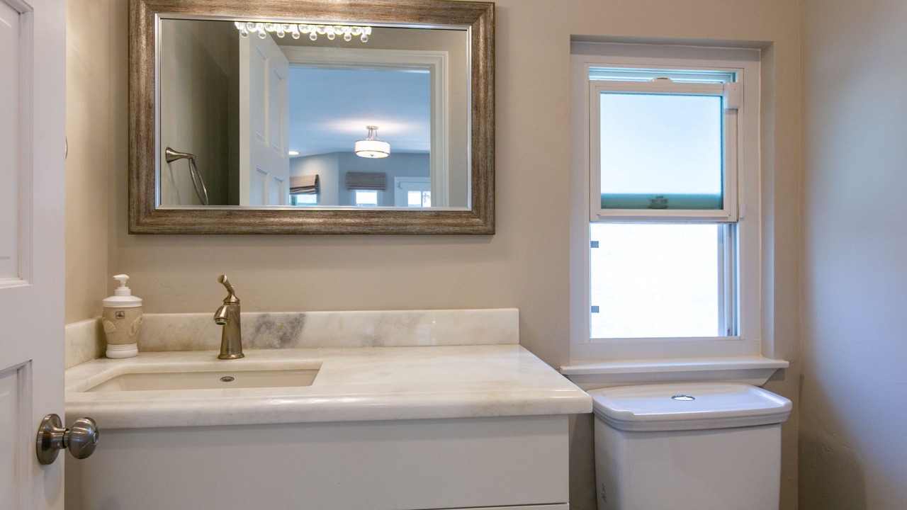 Photo of Bathroom in Oxnard Shores