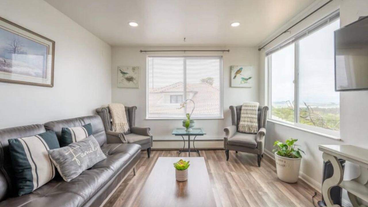 Photo of Livingroom in Elkhorn