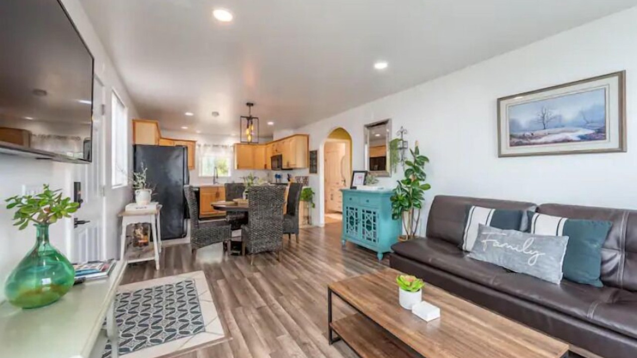 Photo of Livingroom in Elkhorn
