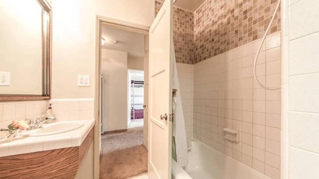 Photo of Bathroom in Los Angeles