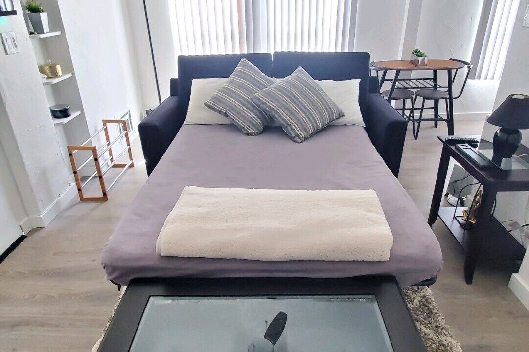 Photo of Bedroom in Belmont Shore