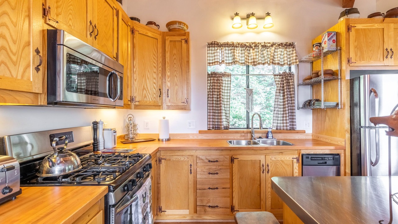 Photo of Kitchen in Green Valley Lake