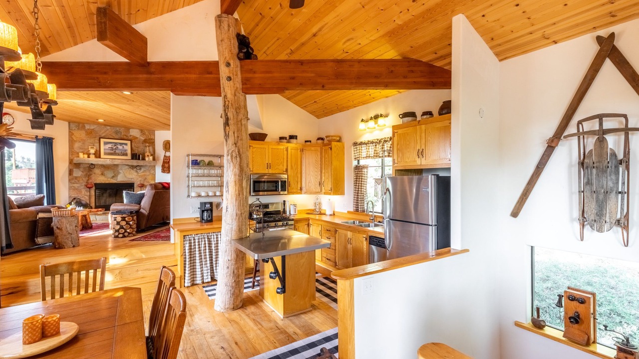 Photo of Kitchen in Green Valley Lake