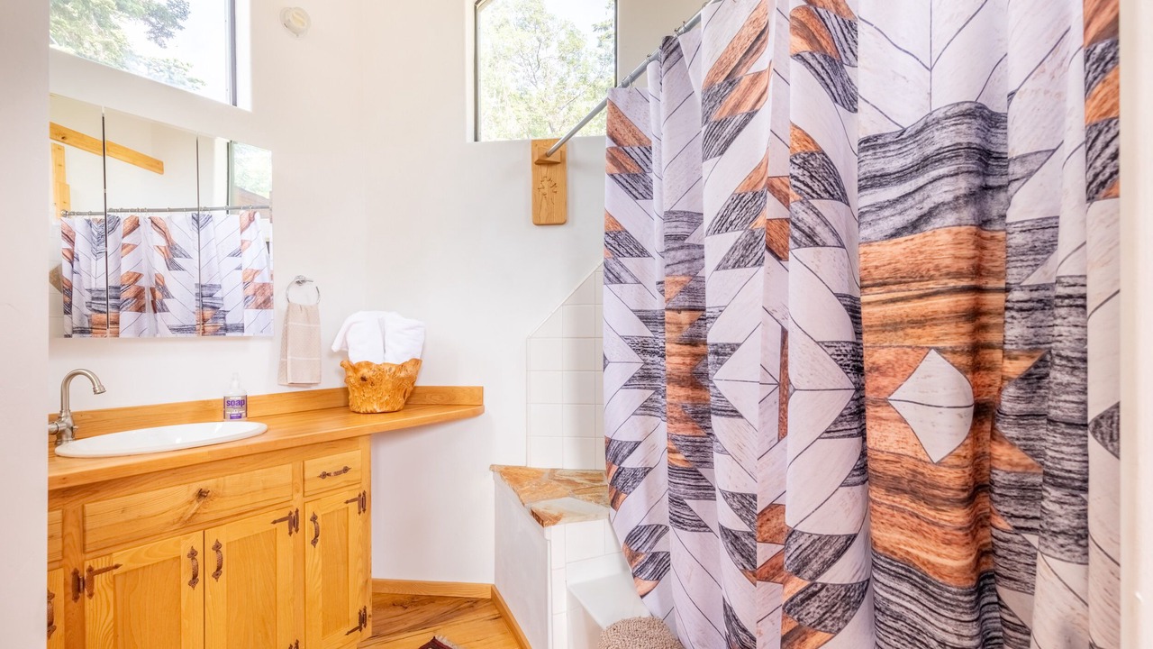 Photo of Bathroom in Green Valley Lake