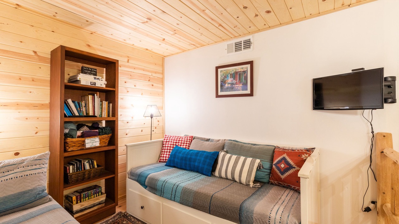 Photo of Livingroom in Green Valley Lake