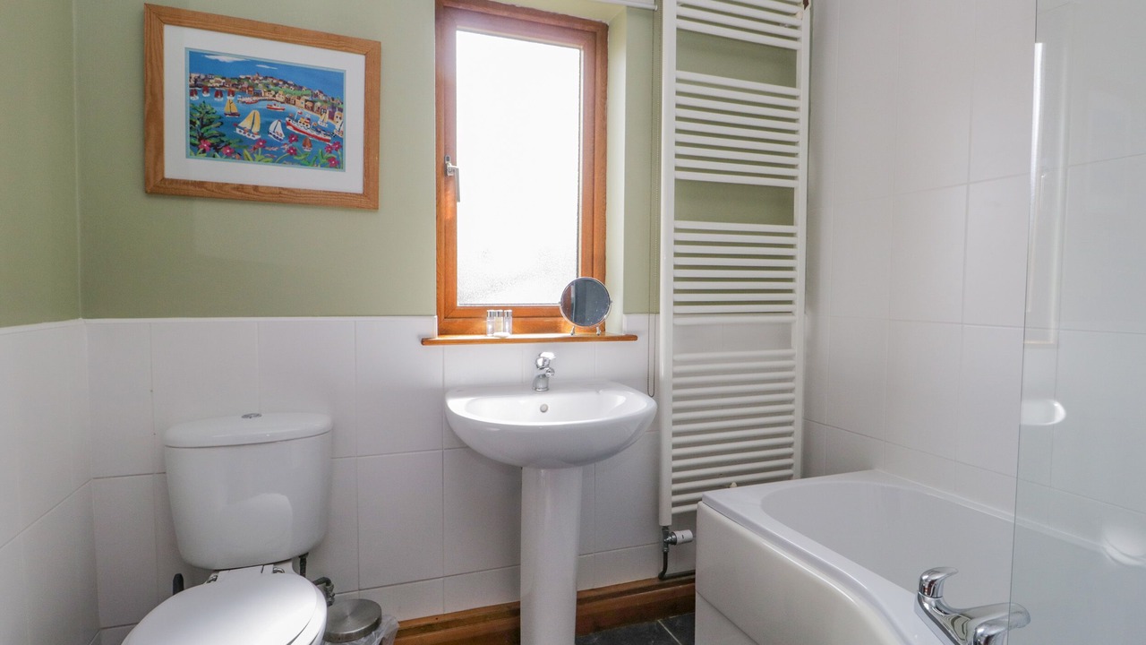 Photo of Bathroom in Torver