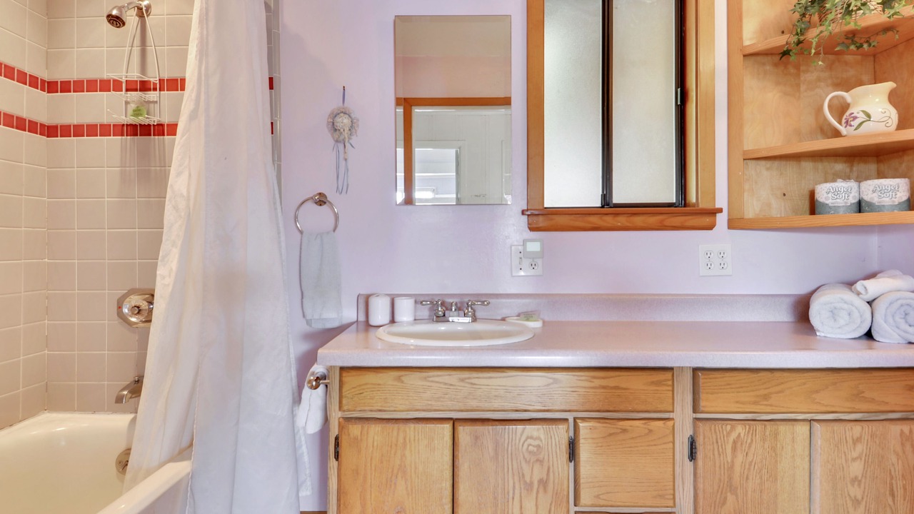 Photo of Bathroom in Jenner