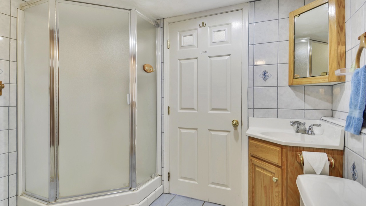 Photo of Bathroom in Jenner