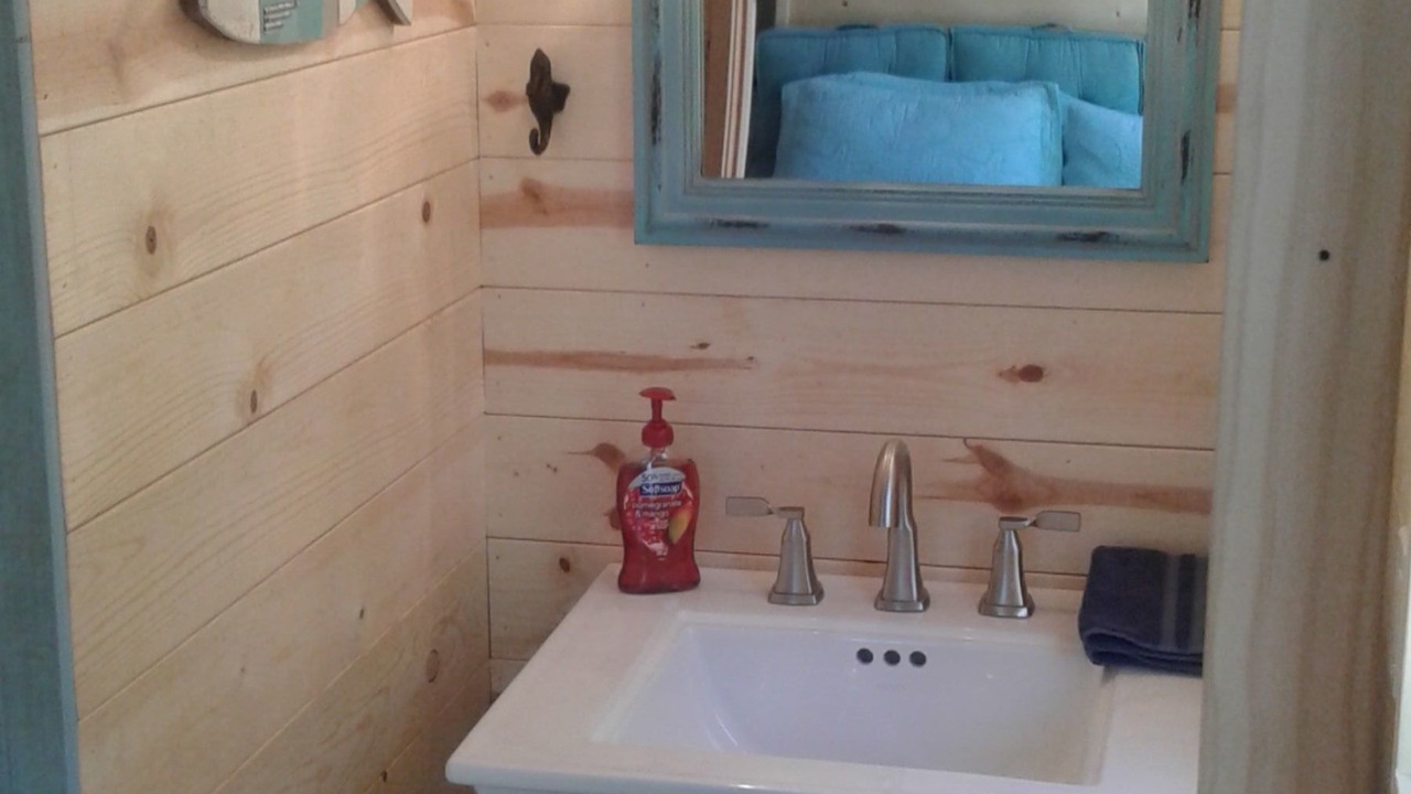 Photo of Bathroom in Rainbow CDP