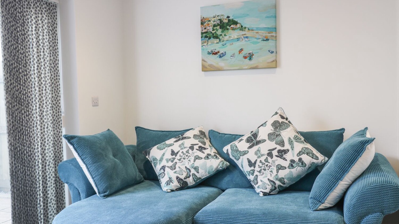 Photo of Livingroom in Newquay City Centre
