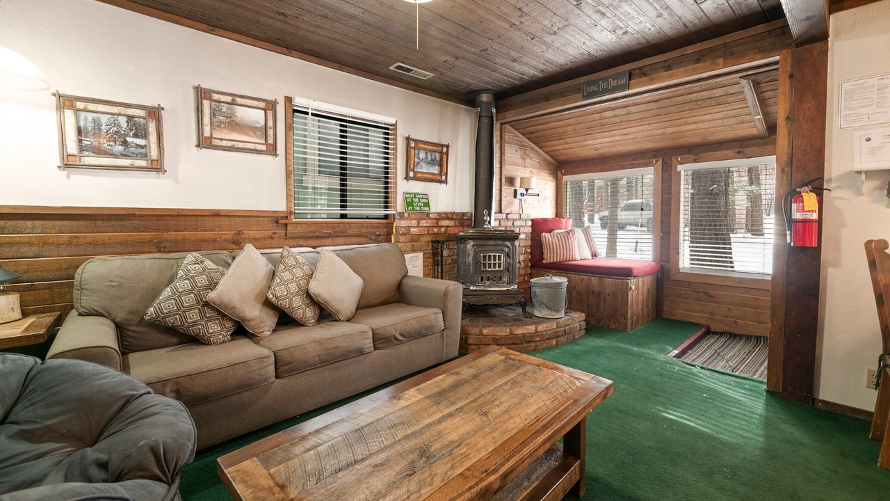 Photo of Livingroom in Big Bear Lake