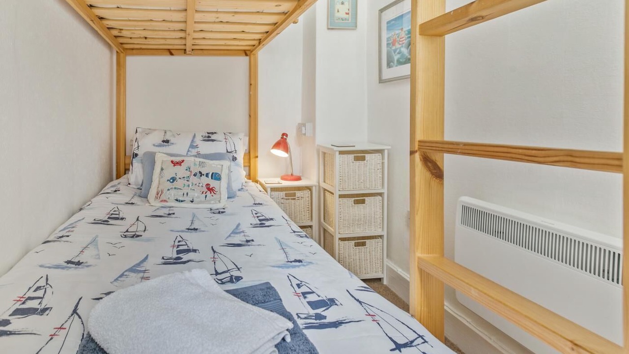 Photo of Bedroom in Appledore