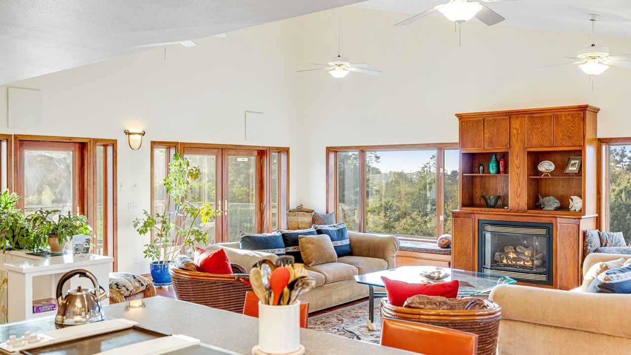 Photo of Livingroom in Fort Bragg