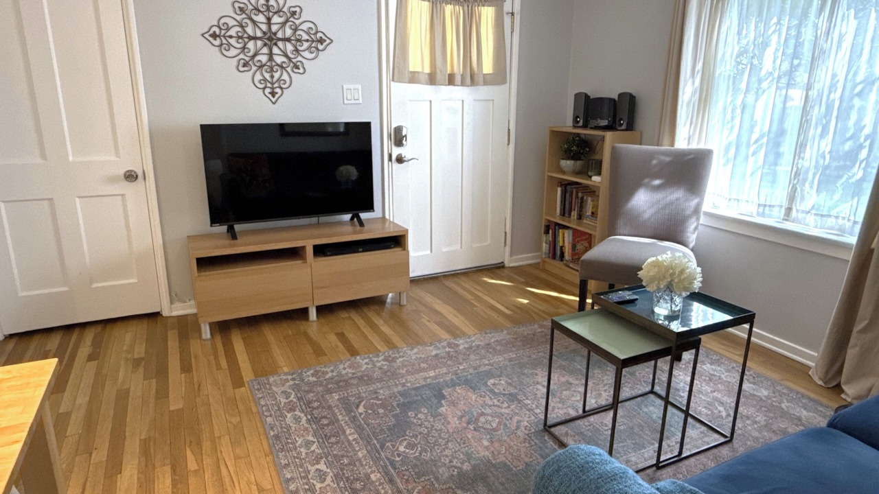 Photo of Livingroom in North Central