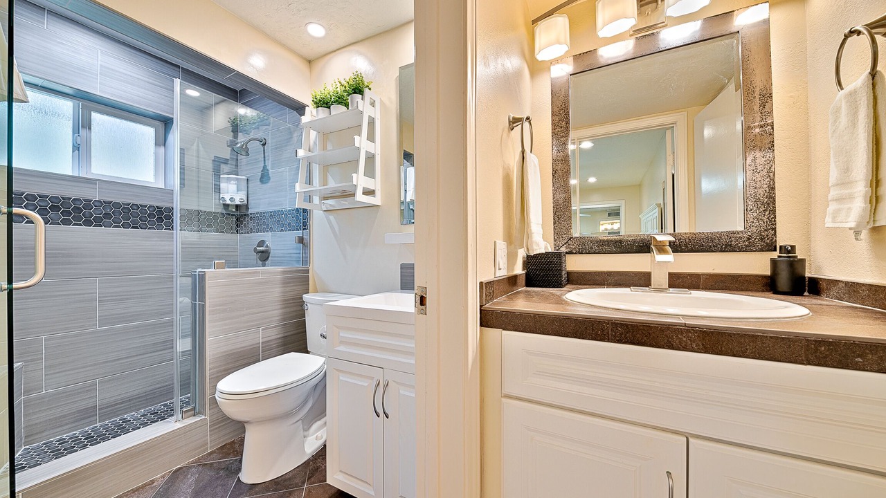 Photo of Bathroom in Central Mission Beach