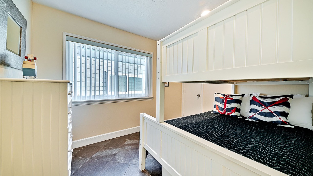 Photo of Bedroom in Central Mission Beach