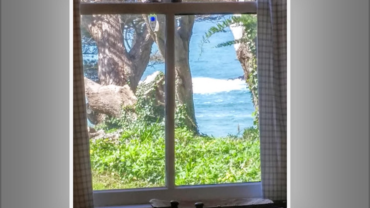 Photo of Bedroom in Mendocino