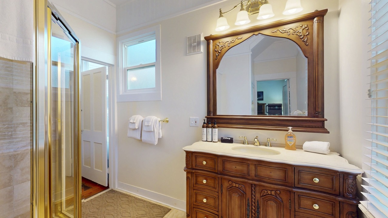 Photo of Bathroom in Elk