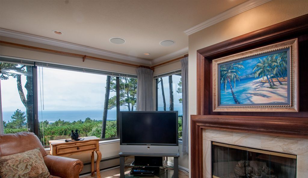Photo of Livingroom in Monterey