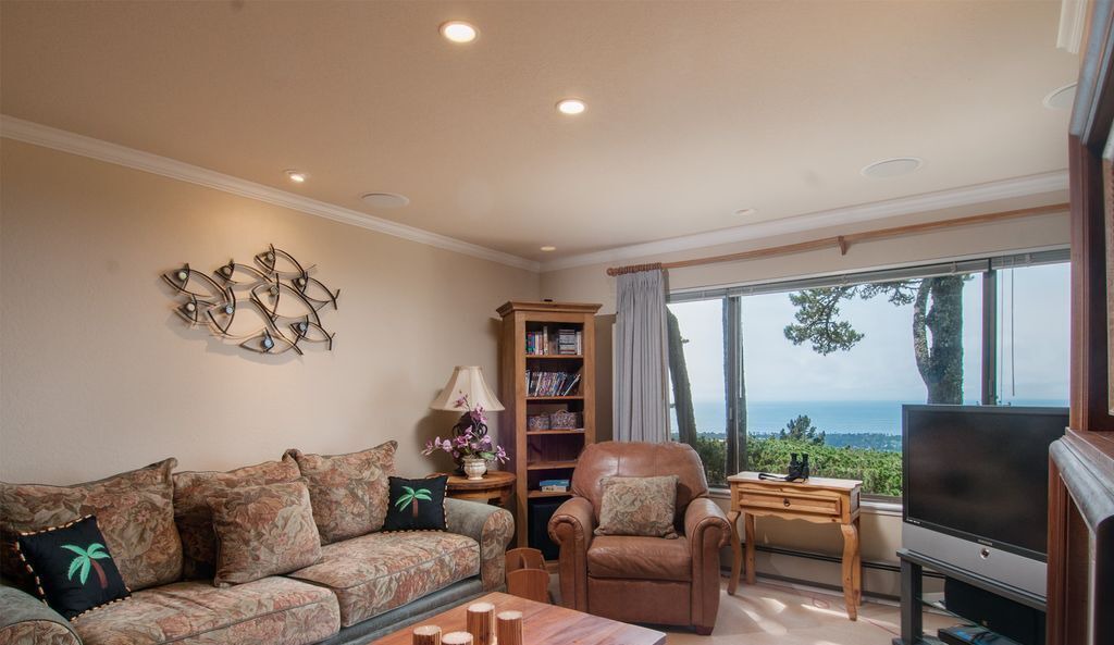 Photo of Livingroom in Monterey