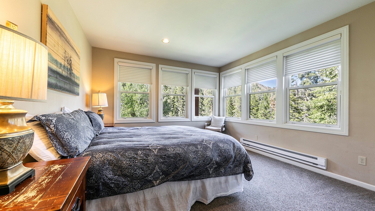Photo of Bedroom in Alpine Meadows