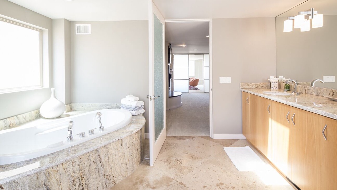 Photo of Bathroom in Hollywood