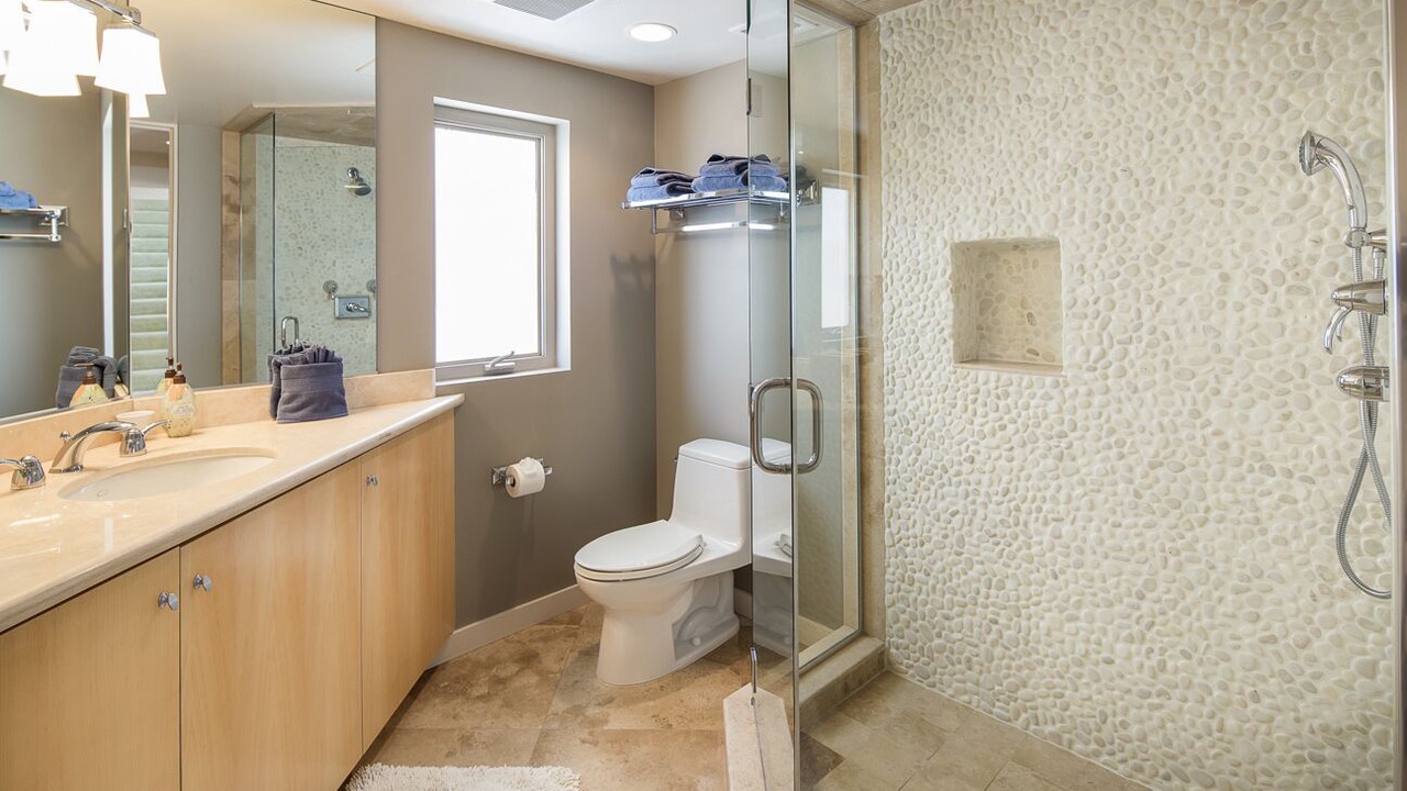 Photo of Bathroom in Hollywood