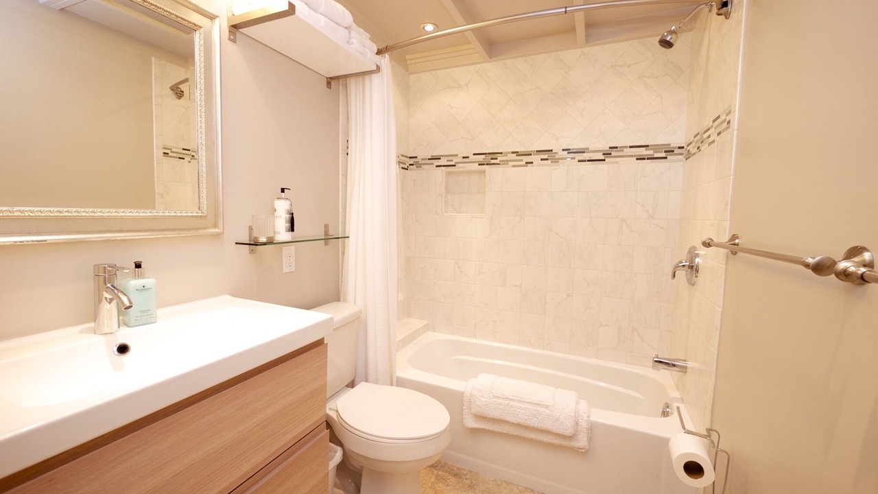 Photo of Bathroom in Altadena