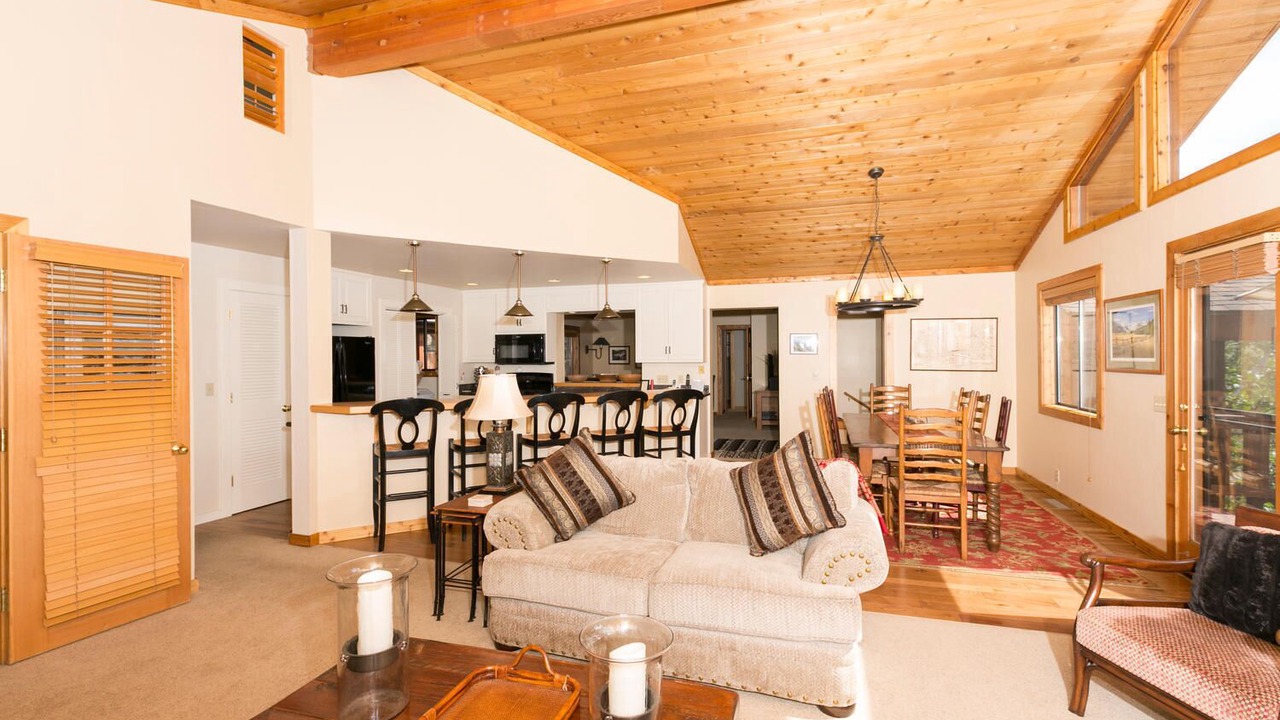 Photo of Livingroom in Olympic Valley