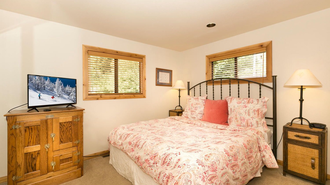 Photo of Bedroom in Olympic Valley